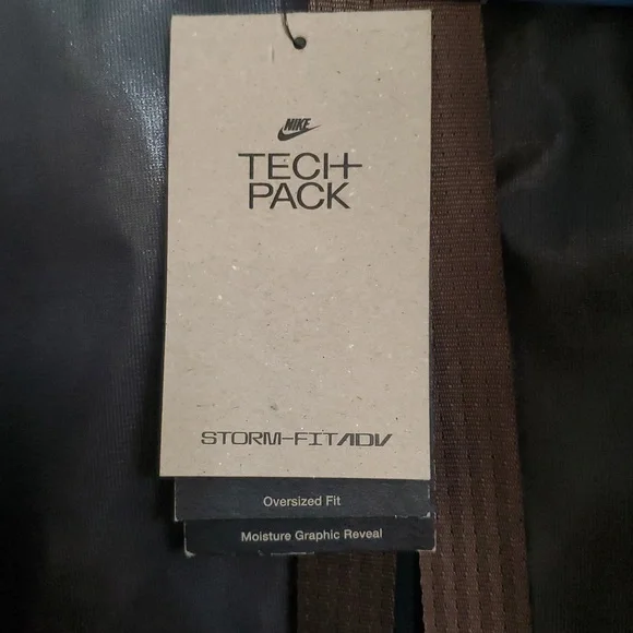 NWT NIKE TECH PACK - Picture 16 of 16